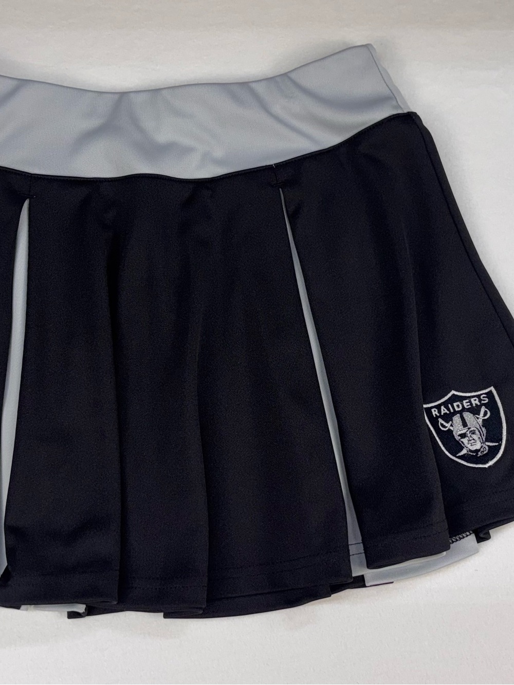 NFL team Raiders Black and Light Gray Pleated Skort girls size 14